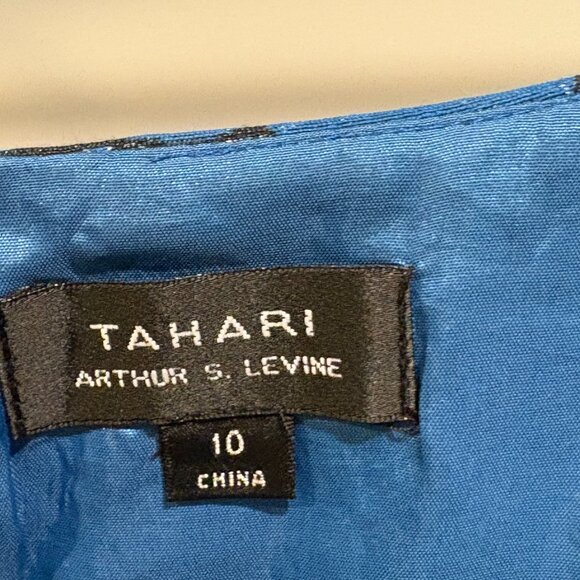 Lowest Price Will Ever Be! 
Make me an offer! Tahari Dress Size 10 - Picture 2 of 3